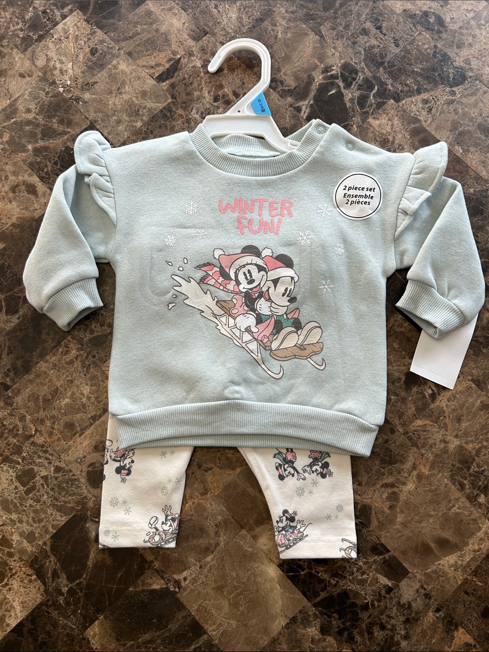 NWT 🆕 Disney"Winter Fun" Sweatshirt and Printed Leggings Set 0-3 months